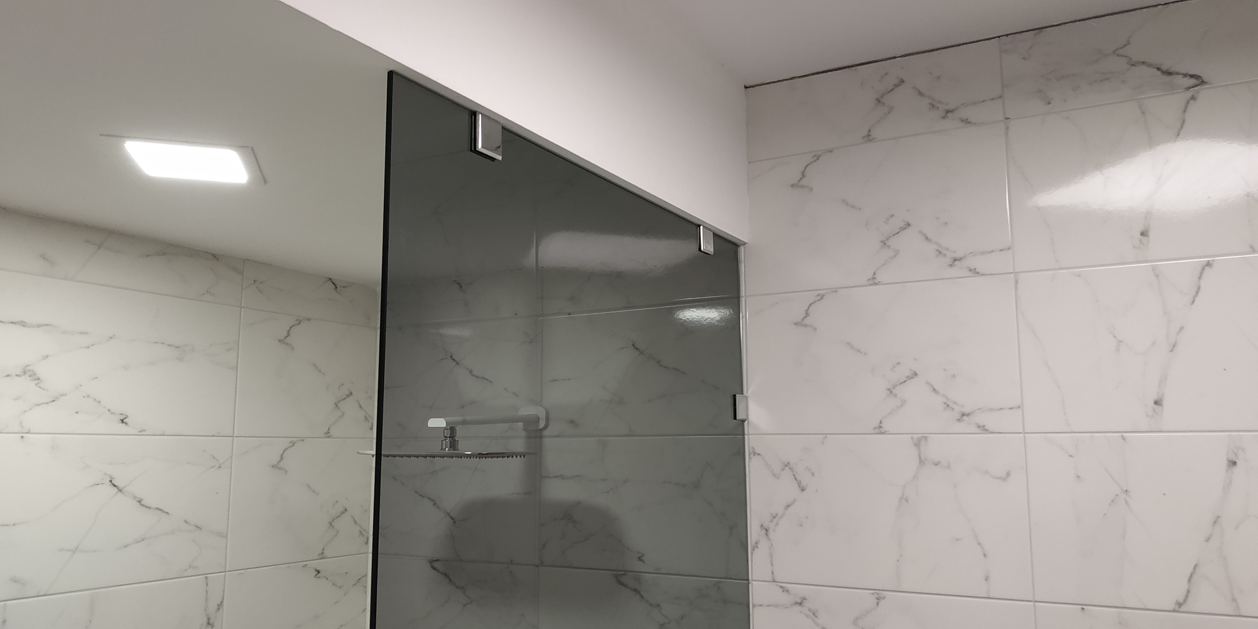 Душевые ограждения шторки фото | Атлант Стекло