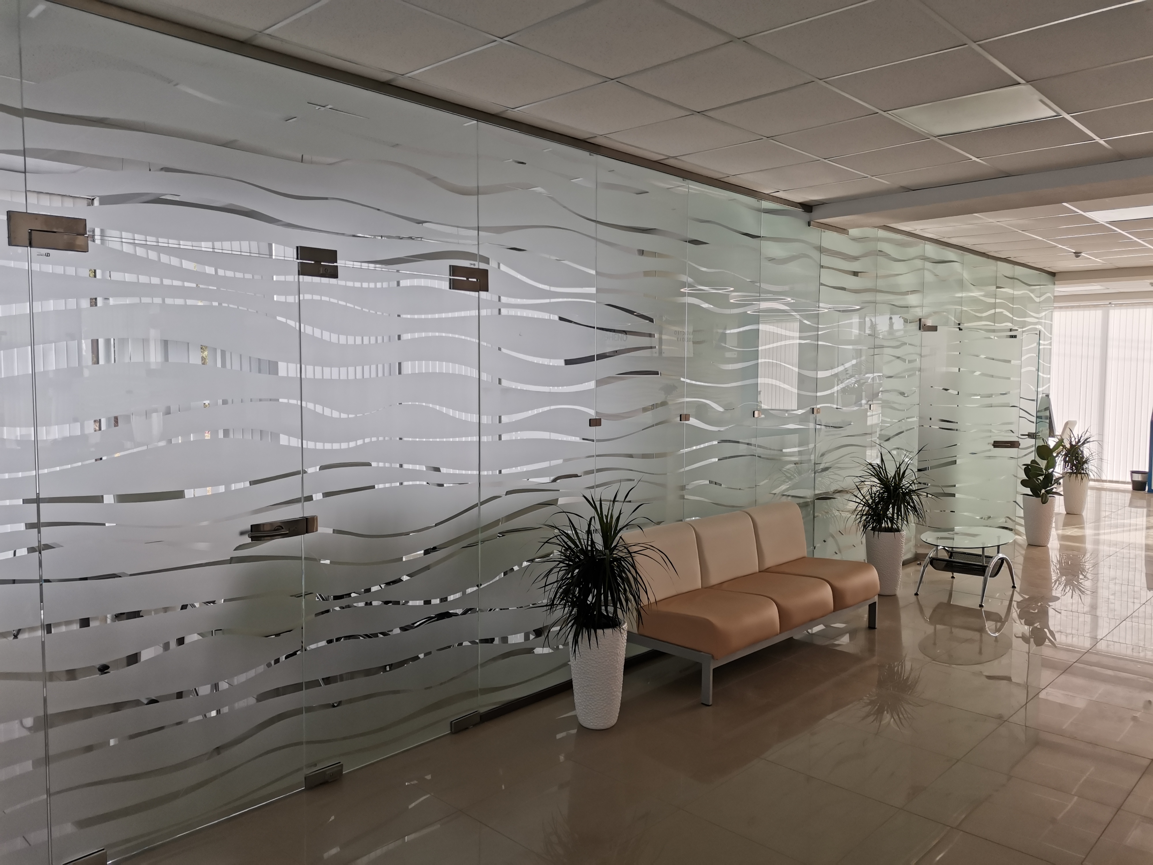 Перегородки стеклянные фото | Атлант Стекло