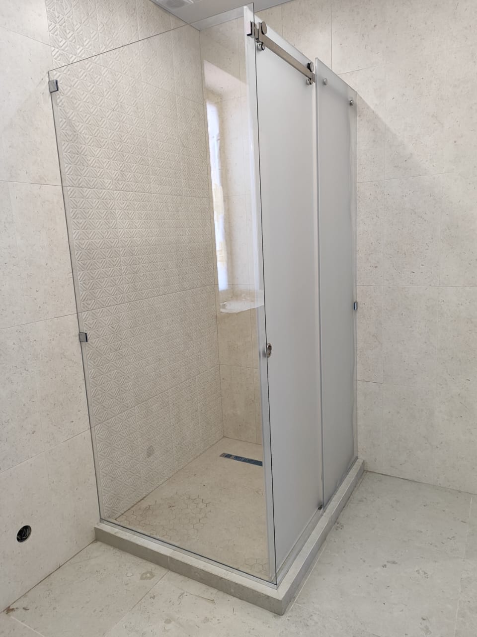 душевая перегородка раздвижная комбинированная