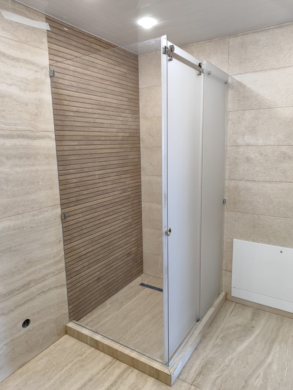 душевая перегородка раздвижная комбинированная