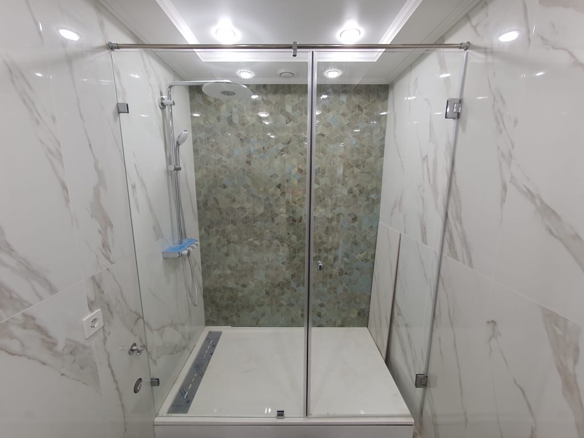 душевая на петлях осветленное стекло