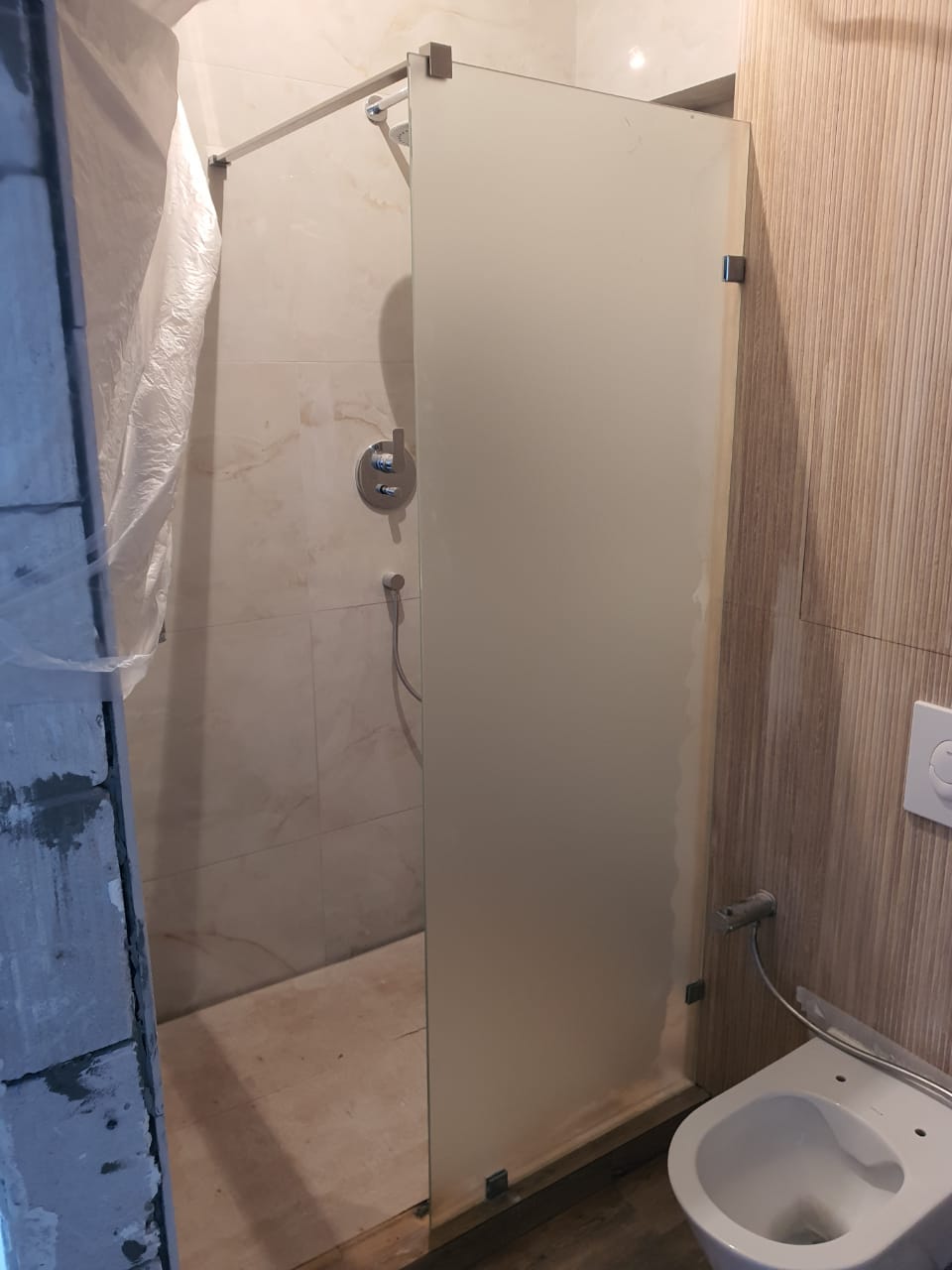 Душевые ограждения шторки фото | Атлант Стекло