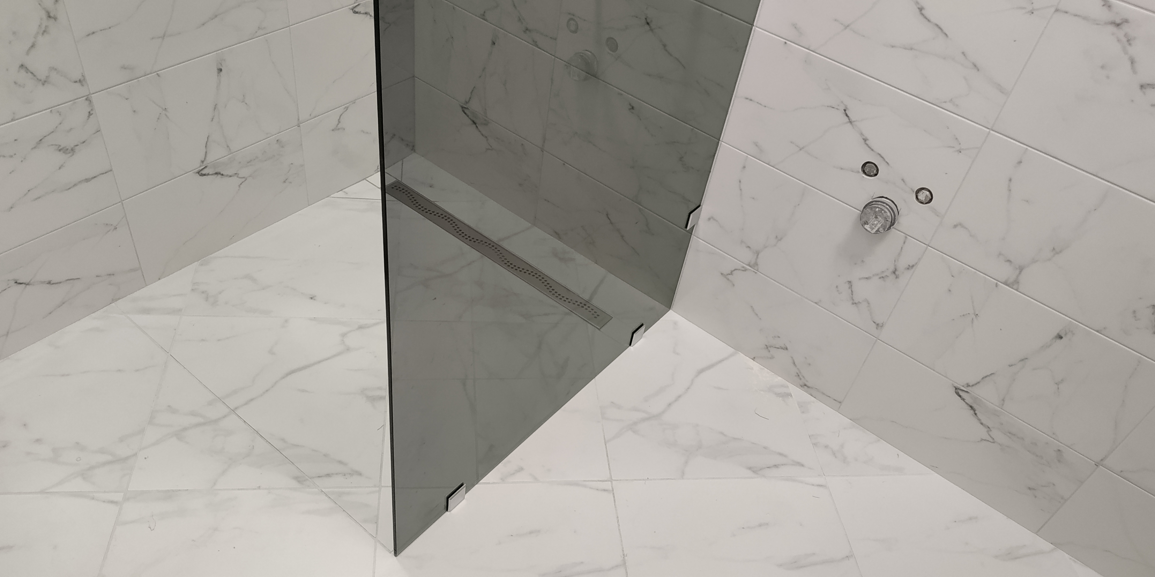 Душевые ограждения шторки фото | Атлант Стекло