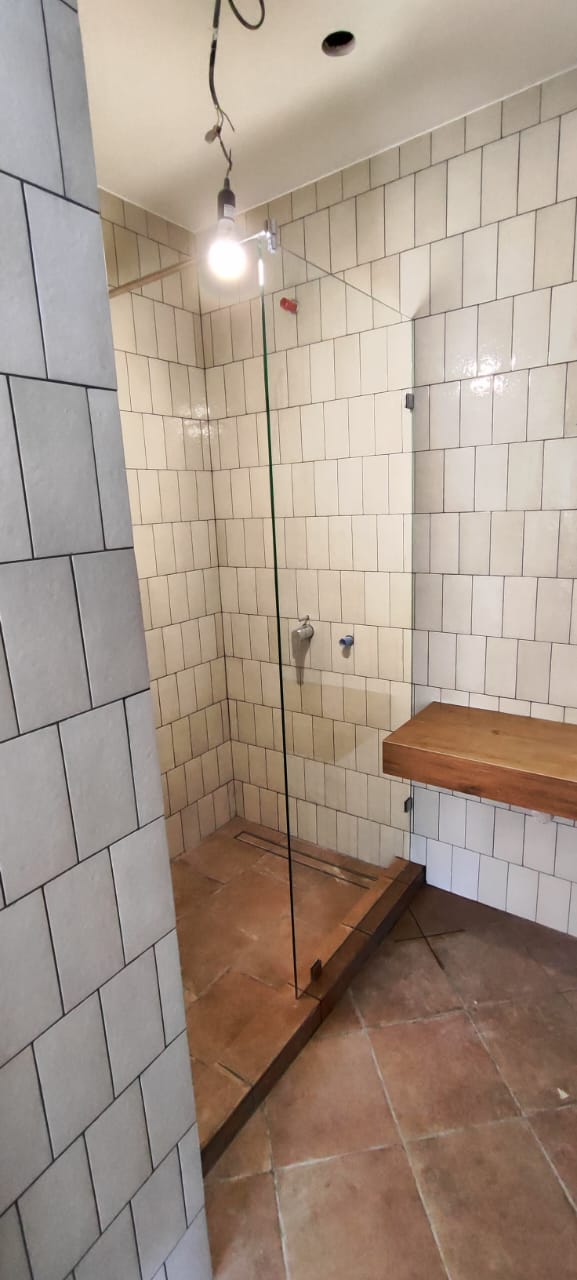 Душевые ограждения шторки фото | Атлант Стекло