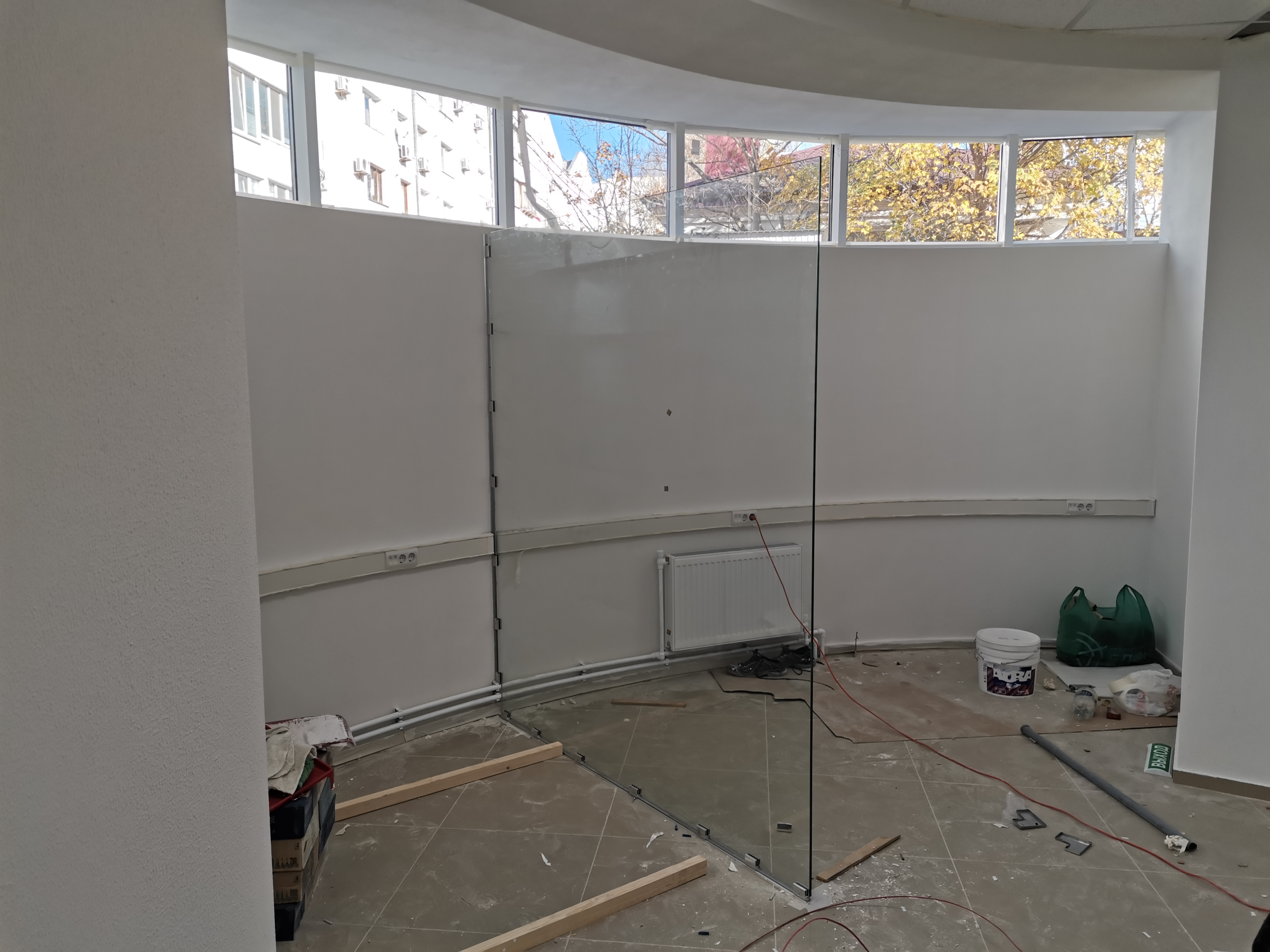 Перегородки стеклянные фото | Атлант Стекло