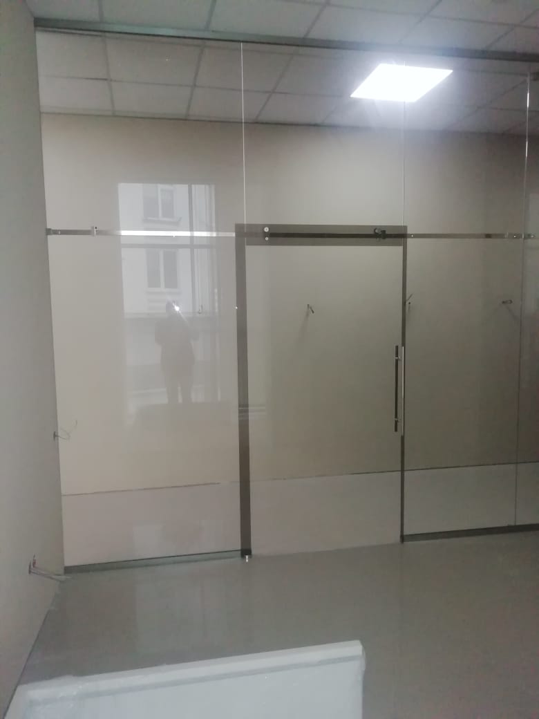 Перегородки стеклянные фото | Атлант Стекло