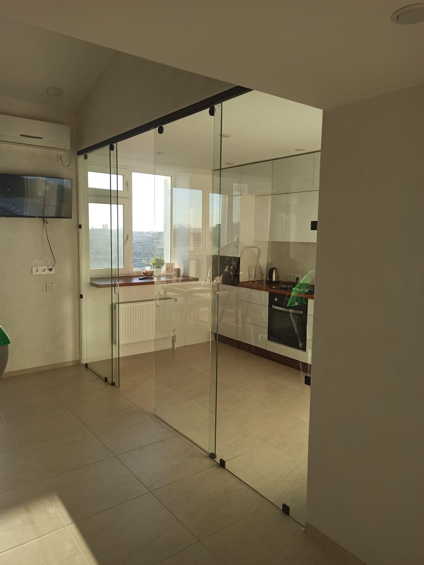 Перегородки стеклянные фото | Атлант Стекло