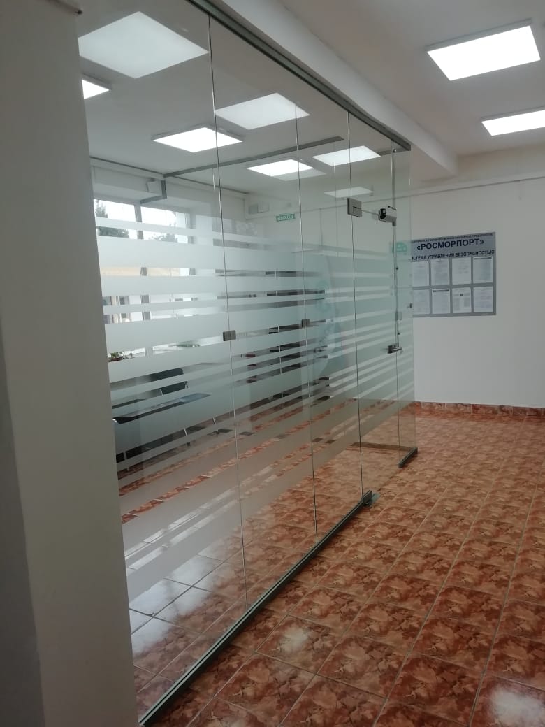 Перегородки стеклянные фото | Атлант Стекло