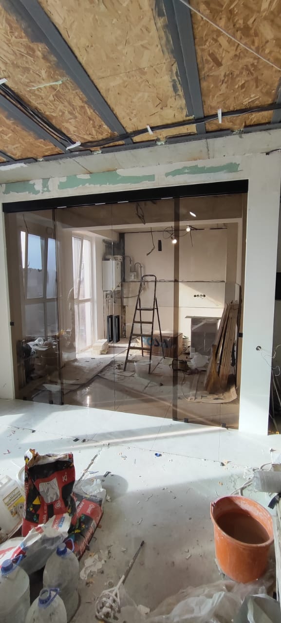 Перегородки стеклянные фото | Атлант Стекло