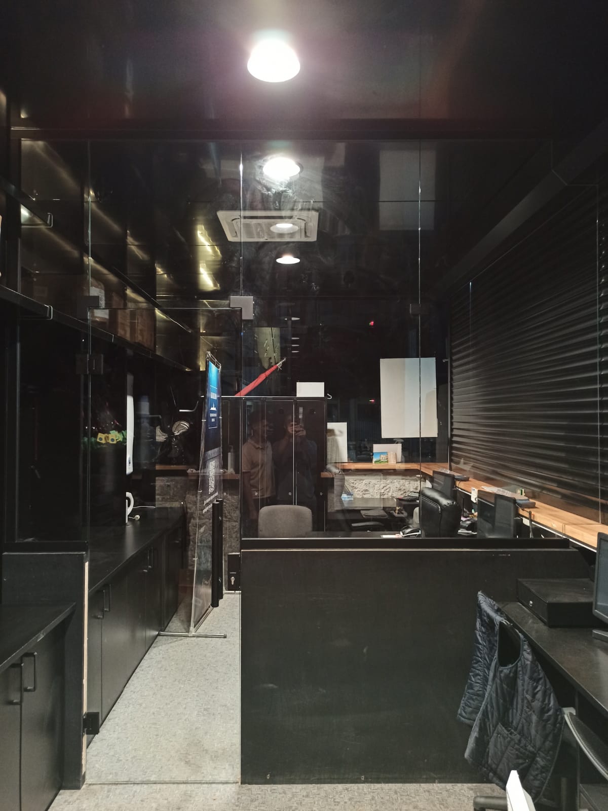 Перегородки стеклянные фото | Атлант Стекло